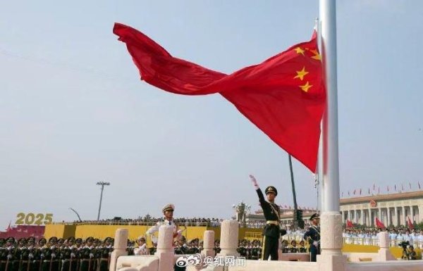 配资猫 九三阅兵高清组图发布，展现盛大场面